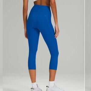 Lululemon Swift Speed High-Rise Crop 21"
Blazer Blue Tone